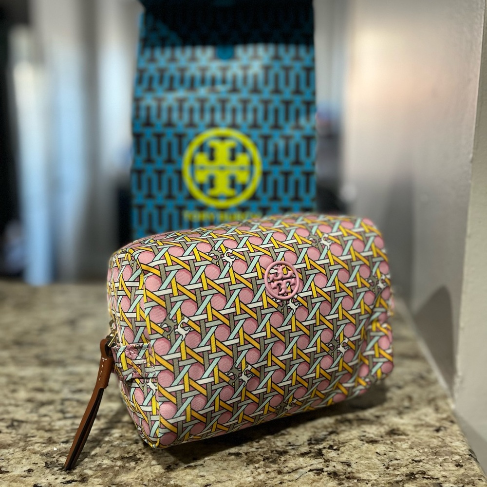 Tory Burch Piper Large Cosmetic bag